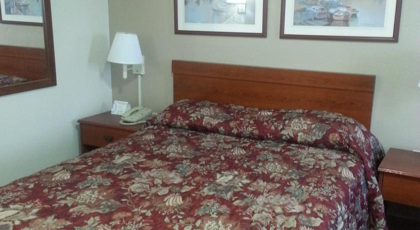 Intown Suites Extended Stay Houston Tx - Westchase Room photo